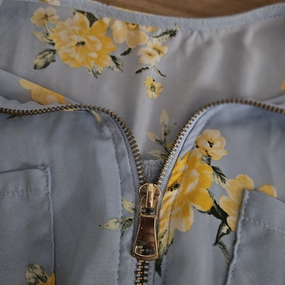 Floral Blue and Yellow Ladies Top - Picture 3 of 3